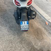 Beverly 400 HPE 2023