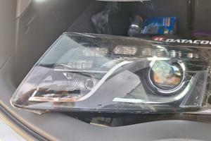 Faro sx Audi Q5 led