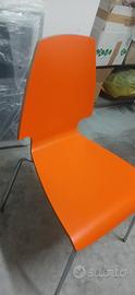 4 sedie color arancione da interno