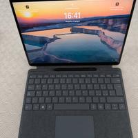 Microsoft Surface Pro 9 13" i5, 256GB SSD 8GB RAM
