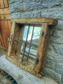 Antica finestra castagno ferro battuto