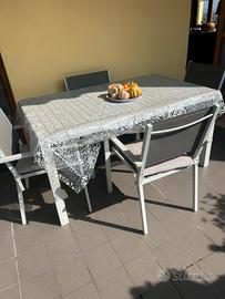 Tavolo da esterno in alluminio