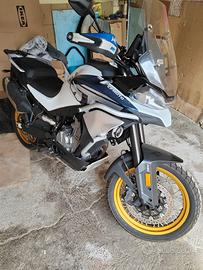 CFMOTO 800 MT Explore (2024) - Pari al NUOVO