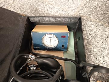 Sfigmomanometro manuale