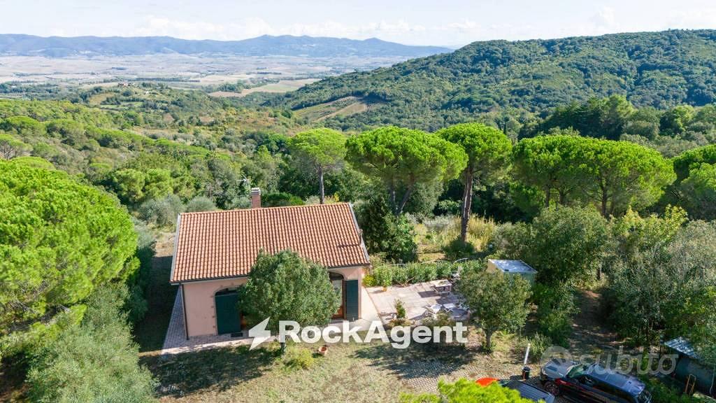 Rustico / Casale di 199 m² con 4 locali a Rosignan - Altro