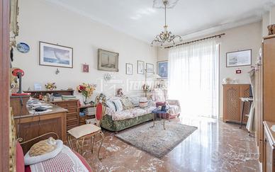 TRILOCALE PIANO ALTO CON DOPPIA ESPOSIZIONE