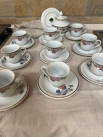 Tazzine da caffè con e zuccheriera