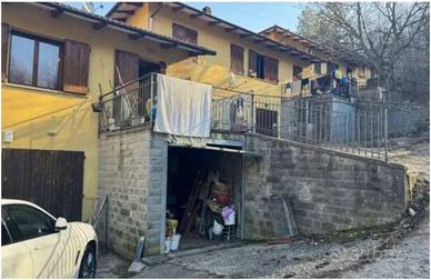 Immobile in asta di 83 m² con box auto a Monghidor