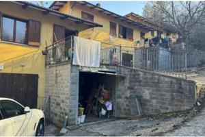 Immobile in asta di 83 m² con box auto a Monghidor