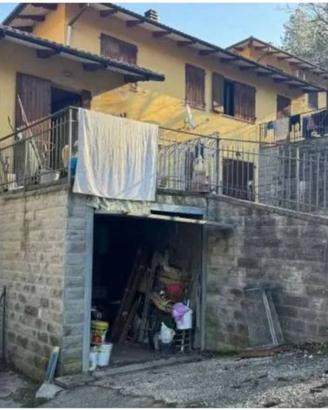 Immobile in asta di 83 m² con box auto a Monghidor
