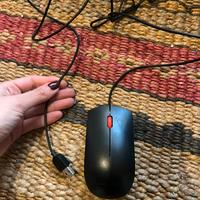 Mouse Lenovo con cavo USB