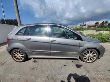 MERCEDES-BENZ CLASSE B W245 B 200 CDI Ricambi -