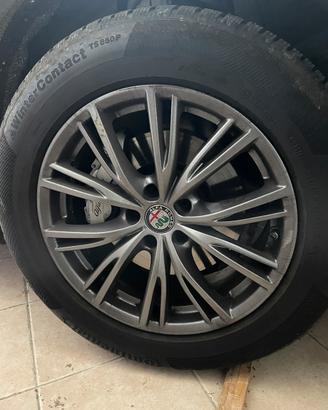 Cerchi in lega e gomme M+S alfa romeo