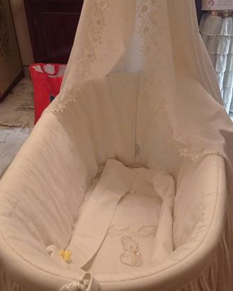 culla in vimini con imbottitura 