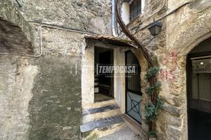 TAGGIA - CERCHI UN BILOCALE NEL CENTRO STORICO ?