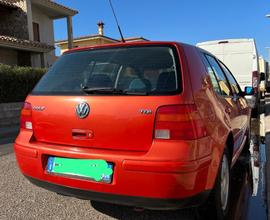 VOLKSWAGEN Golf 4ª serie - 98