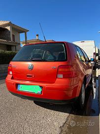 VOLKSWAGEN Golf 4ª serie - 98