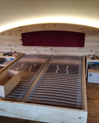 letto matrimoniale testata comodini in cirmolo