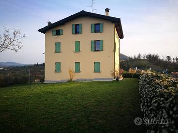 Villa con 2 appartamenti ciascuno con ingresso ind