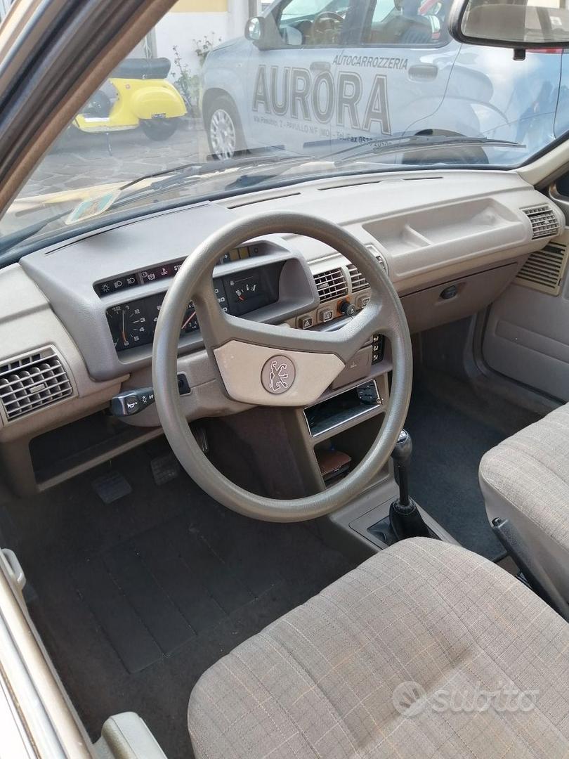 Peugeot 205 1984 photo 4