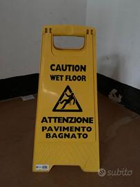 Segnale Pavimento Bagnato