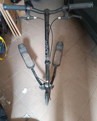 Monopattino a 3 ruote
