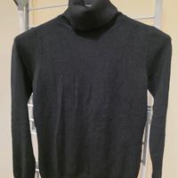 Maglie camicie e pantaloni stock 5