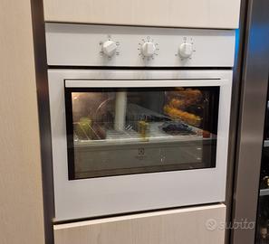 Forno Electrolux ventilato classe A bianco