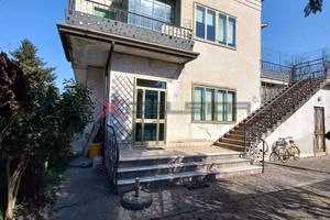 CAVARZERE CENTRO - CASA SINGOLA DIVISA IN DUE APPA