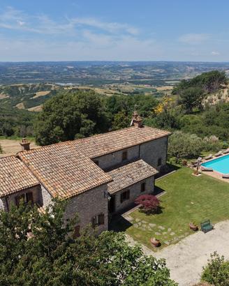 Casale a Guardea