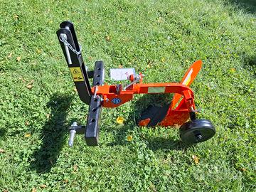 Aratro monovomere trattore