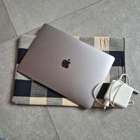 MacBook Pro 13.3",2016 con Touch Bar ID