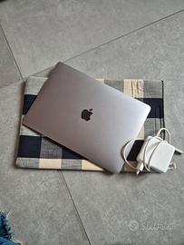 MacBook Pro 13.3",2016 con Touch Bar ID