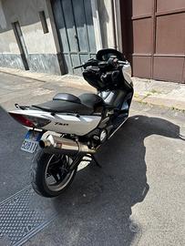 T MAX