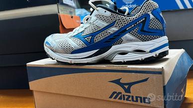 Mizuno Wave Laser