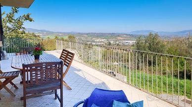 CASA SEMINDIPENDENTE A SPOLETO