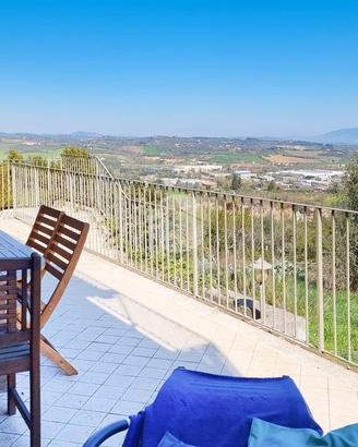 CASA SEMINDIPENDENTE A SPOLETO