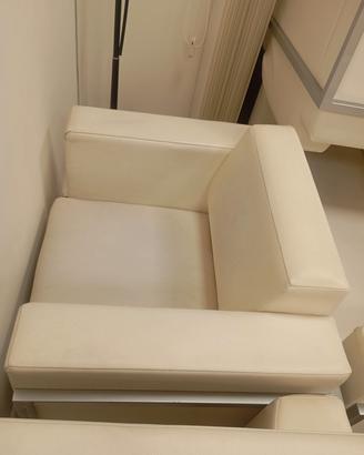 salottino composto da poltrone e divanetti Kastel