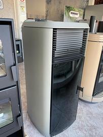 Termostufa  a pellet Carlotta N Idro Lux 25,3kW