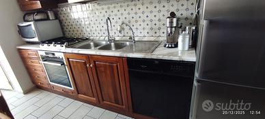 Cucina in legno di noce