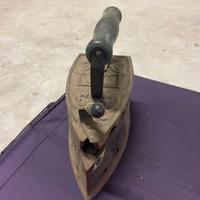 Ferro da stiro antico