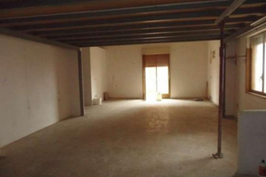 Magazzino a Lucca Centro