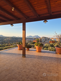 Loft rifinito con terrazzo panoramico