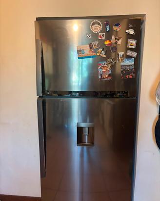 Frigorifero LG stile americano con dispenser acqua