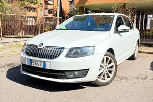 SKODA OCTAVIA 1.4 METANO SEDAN