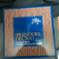 Cofanetto con 5 dischi