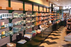 SANTA CROCE Negozio fronte via mq 800.UNICO