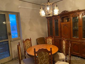Sala da pranzo vero legno antica vintage sedie