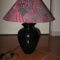 Lampada da tavolo nera