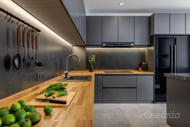 Appartamento di 200 m² con più di 5 locali e box a
